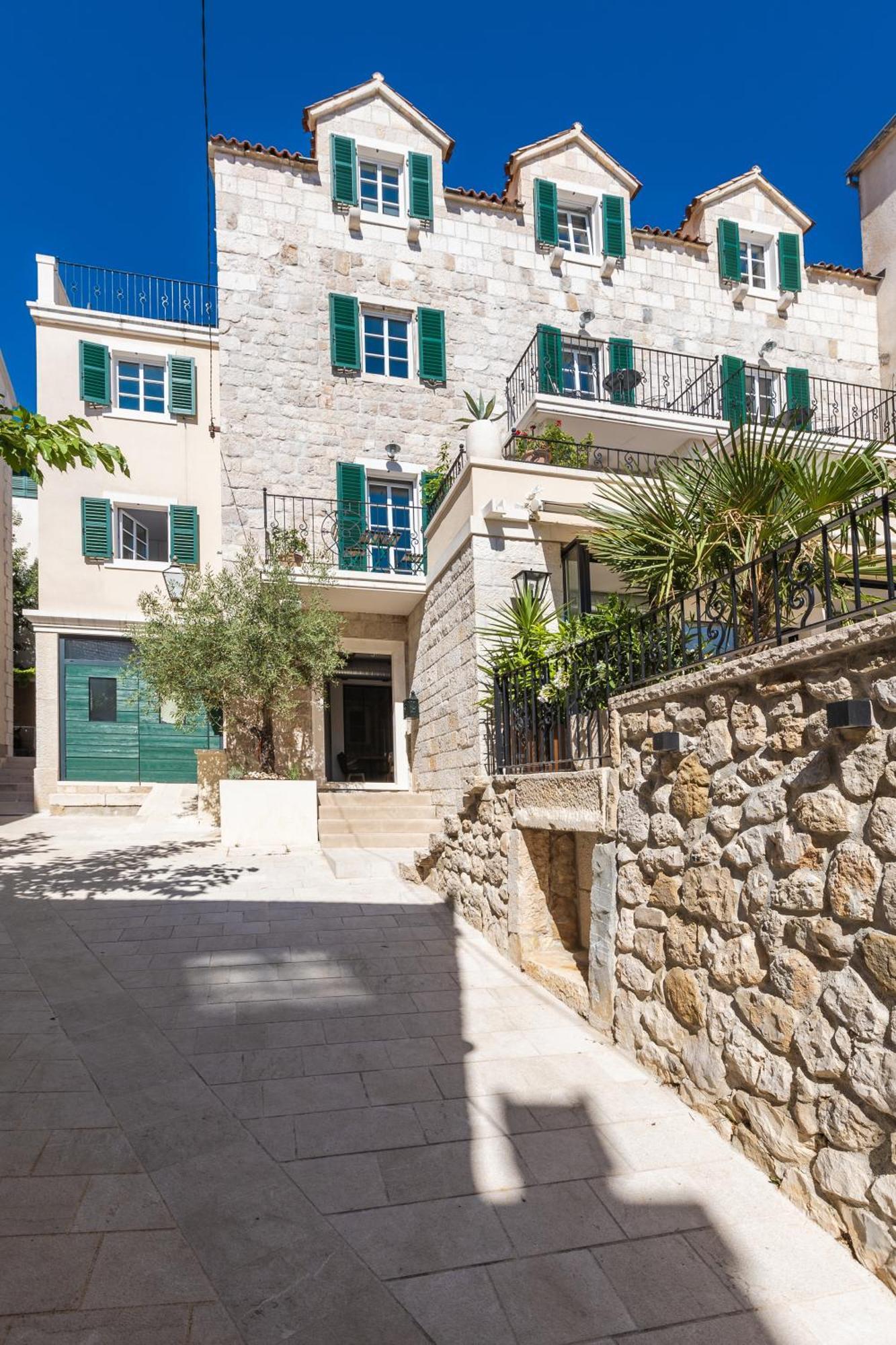 New - Casa Columba - 4 Star Design Boutique Hotel With Outdoor Pool & Private Garden (Adults Only) マカルスカ エクステリア 写真